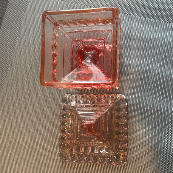 Vintage Jeannette Glass "Wedding Cake Box" pedestal candy dish with lid - Picture 5 of 7